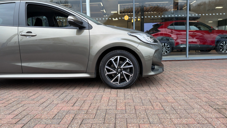 Toyota Yaris 1.5 Hybrid Design 5dr CVT Hybrid Hatchback